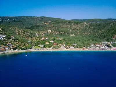 Drone: παραλία Αφήσσου και θέση της Villa Elena στον Παγασητικό
